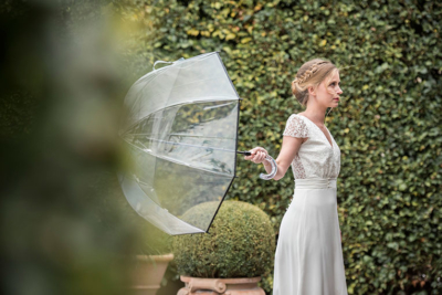 photographe-mariage-parapluie-w