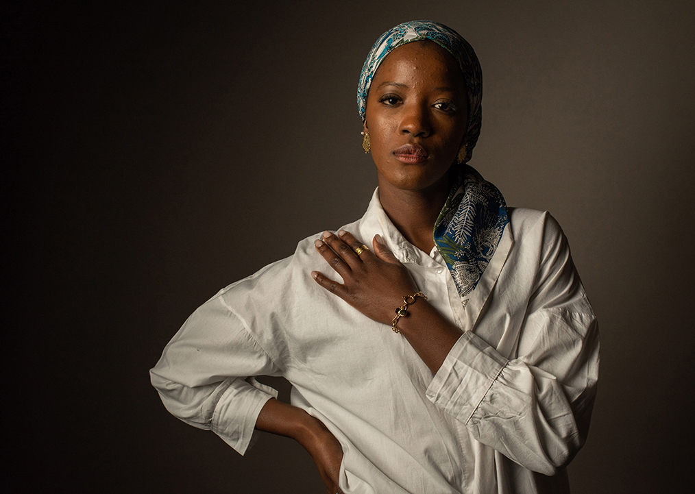 photo-portrait-femme-black-studio-lille-croix-1080-w